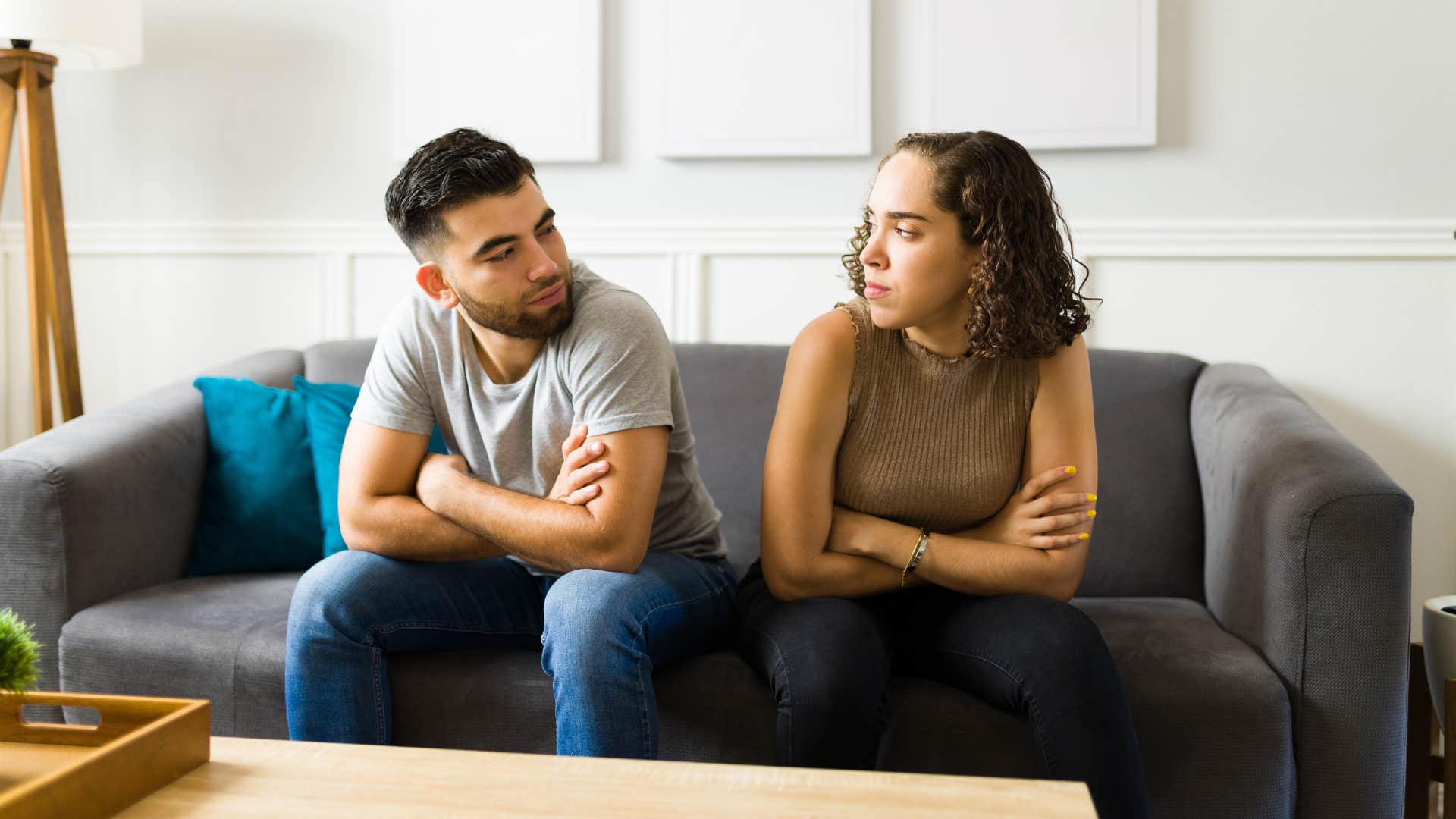 man accusing his girlfriend of overthinking things