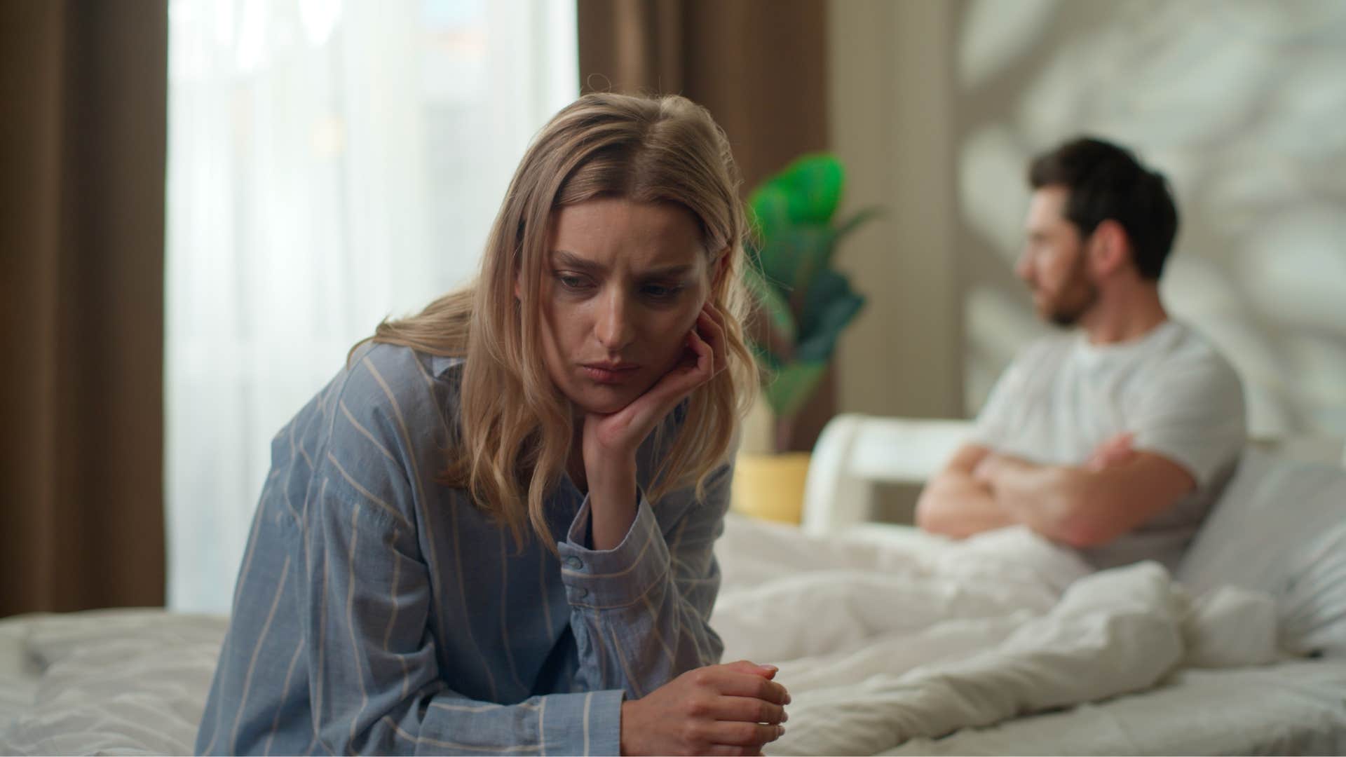 husband ignoring wife's opinions avoiding her