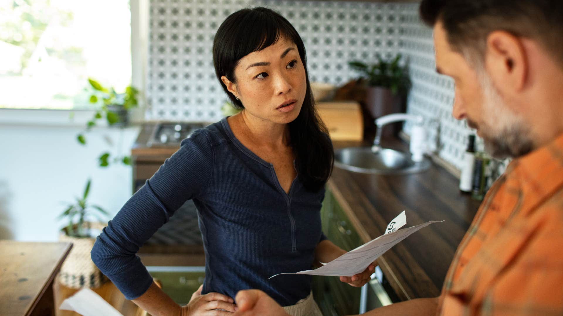 Woman who allows people to be disappointed at home.