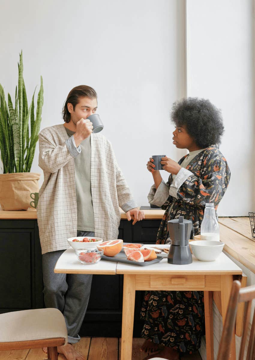 couple in good relationship complaining without criticizing