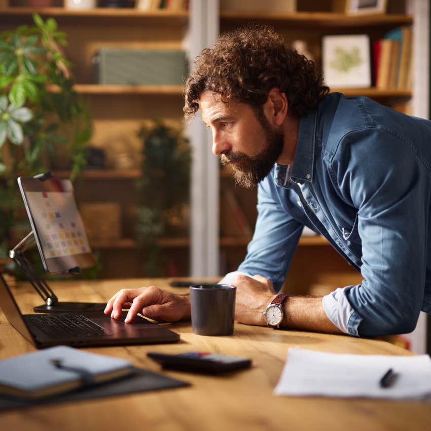 Dutch employee who won't let his boss punish him for leaving after work