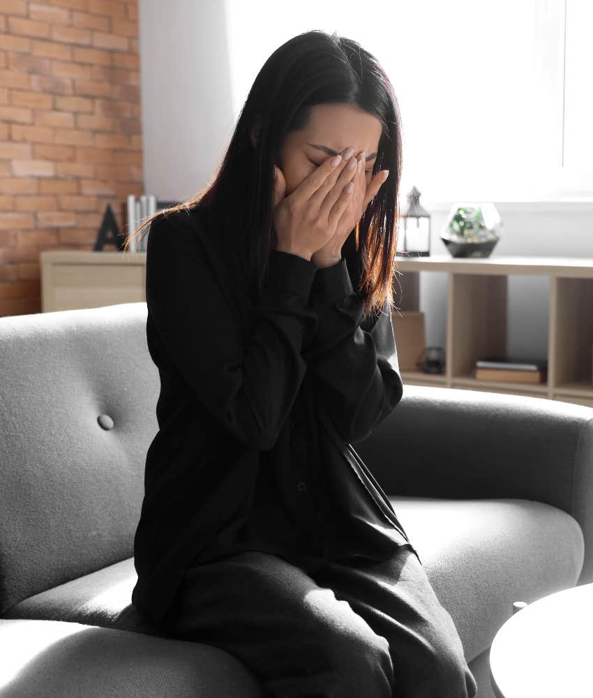 woman grieving late boyfriend