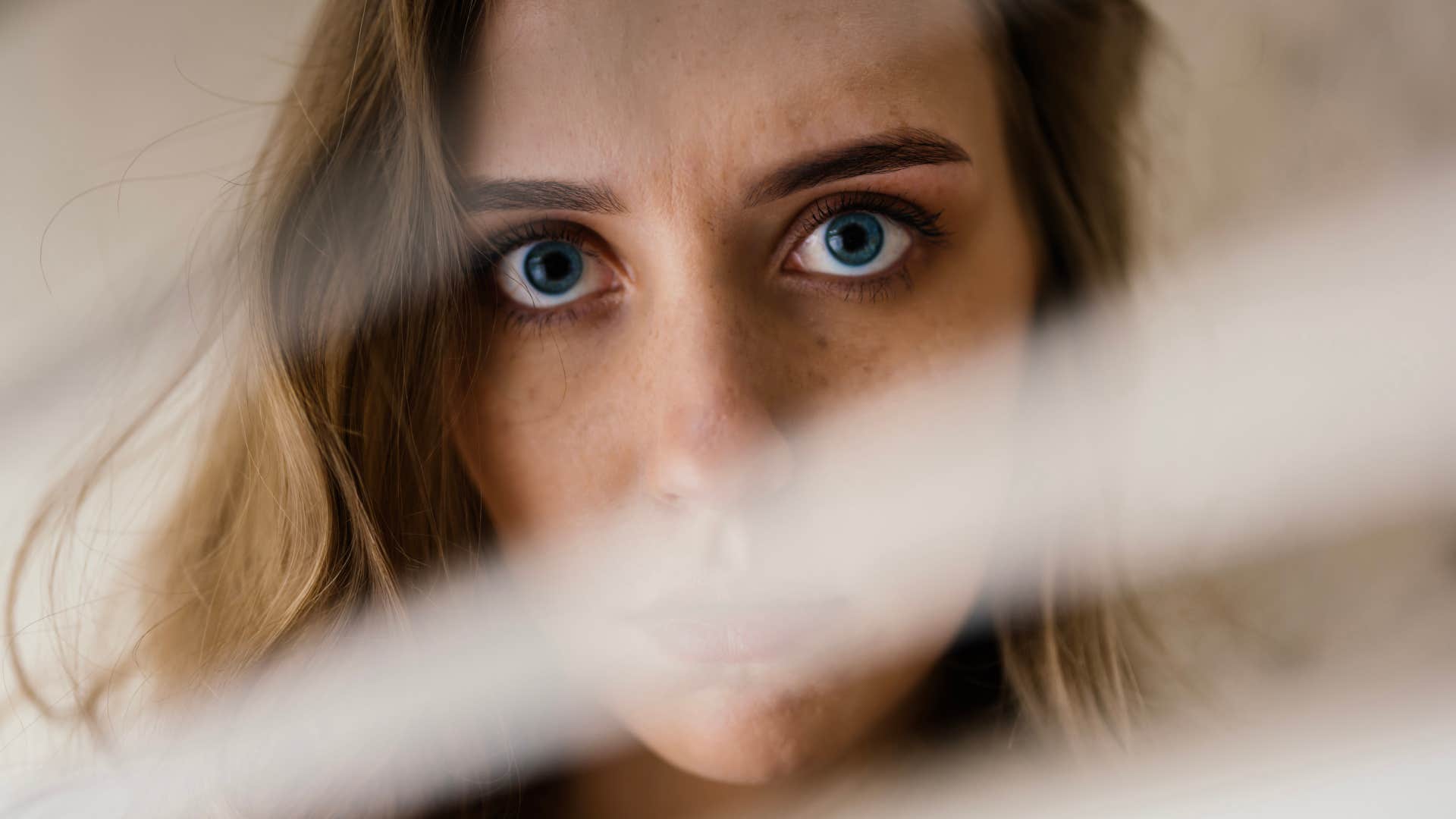 woman grew up being uncomfortable relying on people so she solves all her problems alone