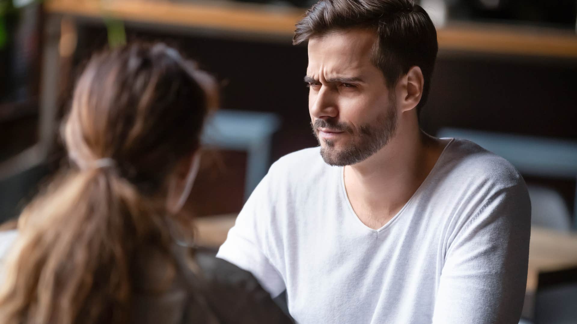 man on a date lying about small things