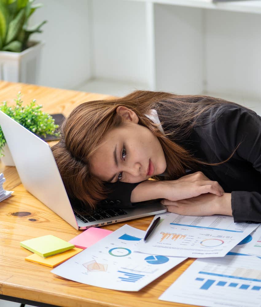 Overwhelmed worker needs to get rid of some work showinfg change to feel good
