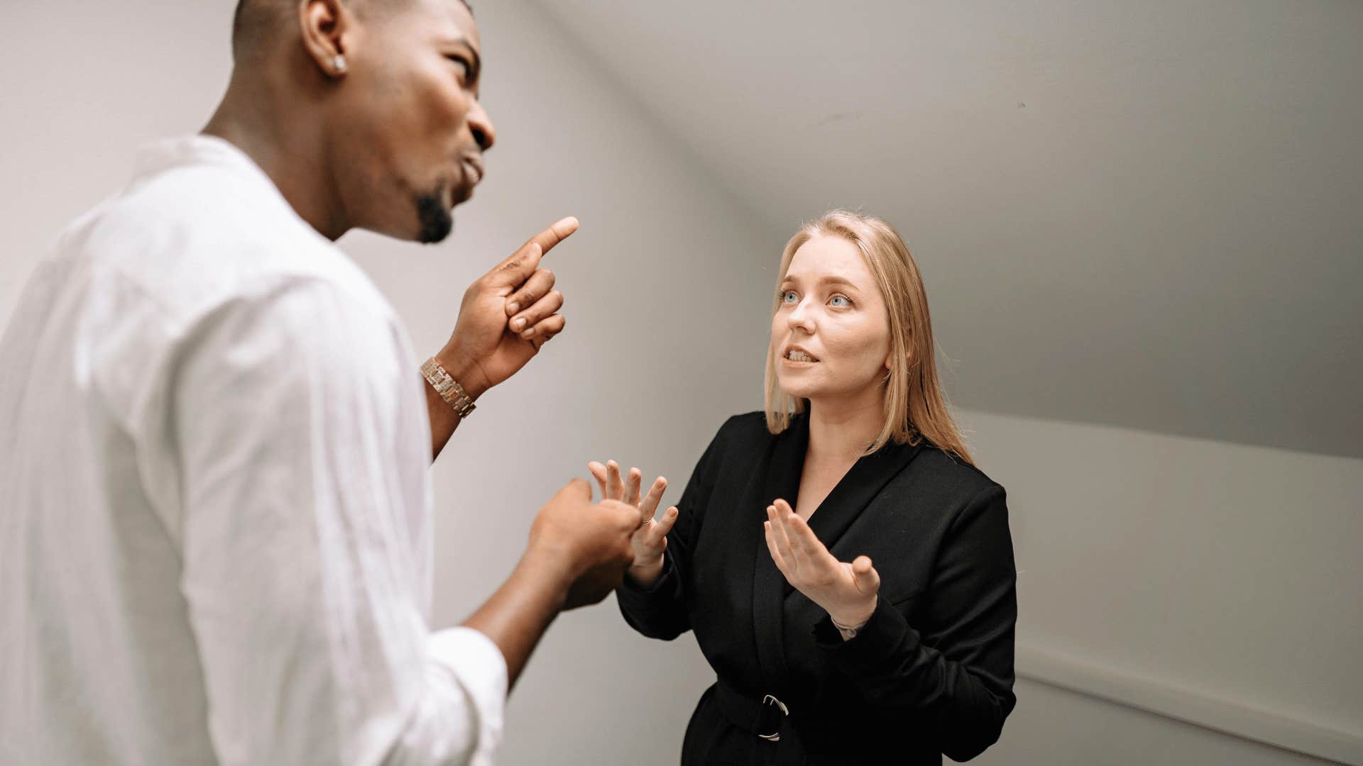 low-effort man picking apart a woman's outfit