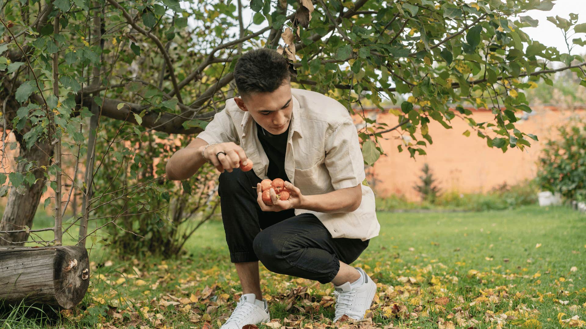man foraging food quietly building mental toughness