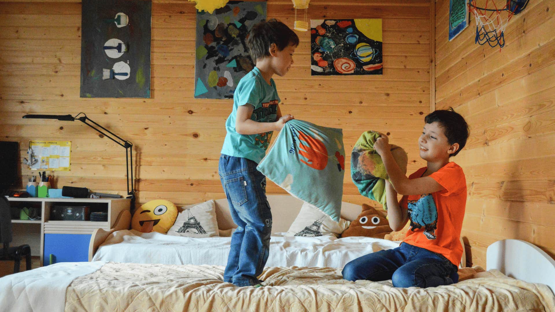 mom not stopping kids from fighting