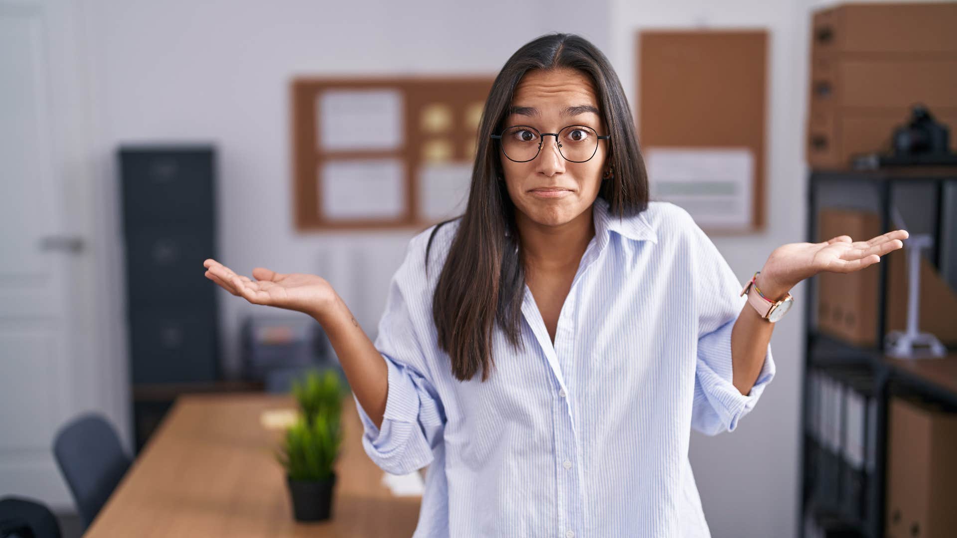 woman saying it's like that sometimes because she doesn't have anything interesting to say