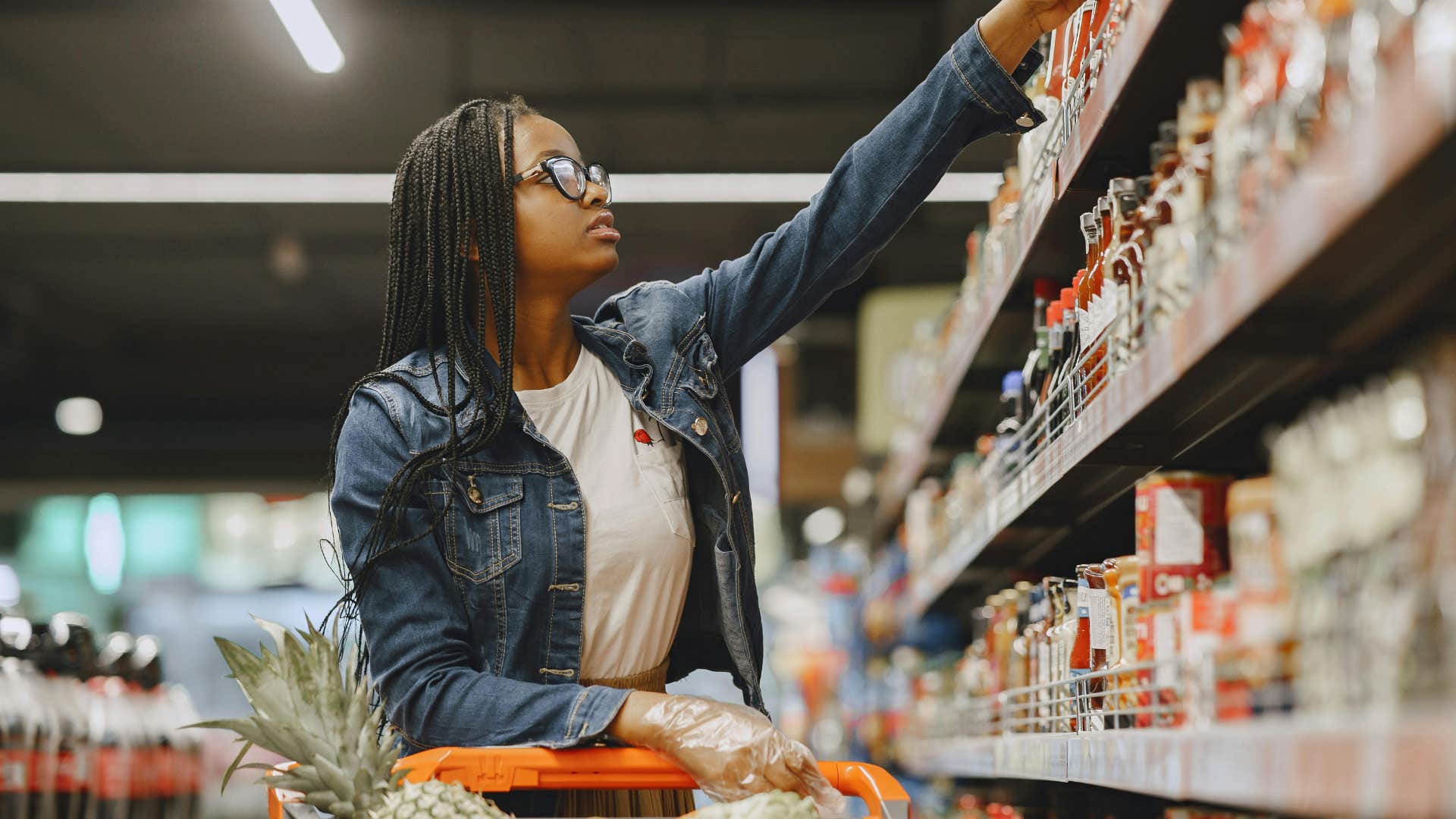 woman who avoids eye contact with everyone at the grocery store because she has low self-esteem