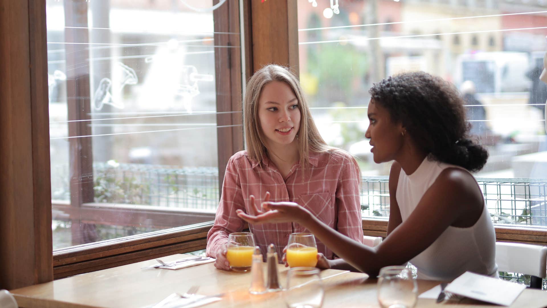 woman who makes every conversation about herself saying you think thats bad