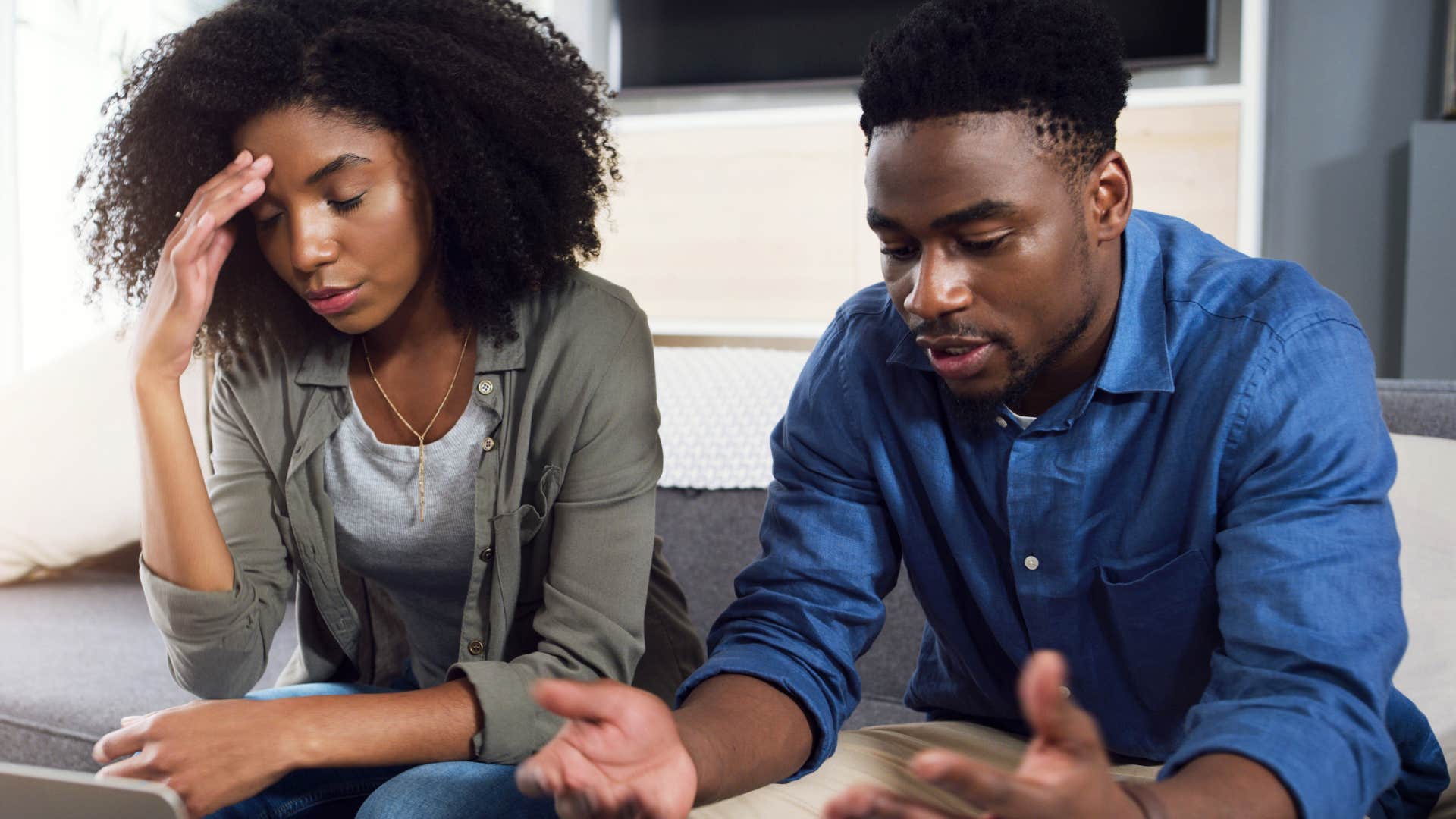 couple having circular arguments at home
