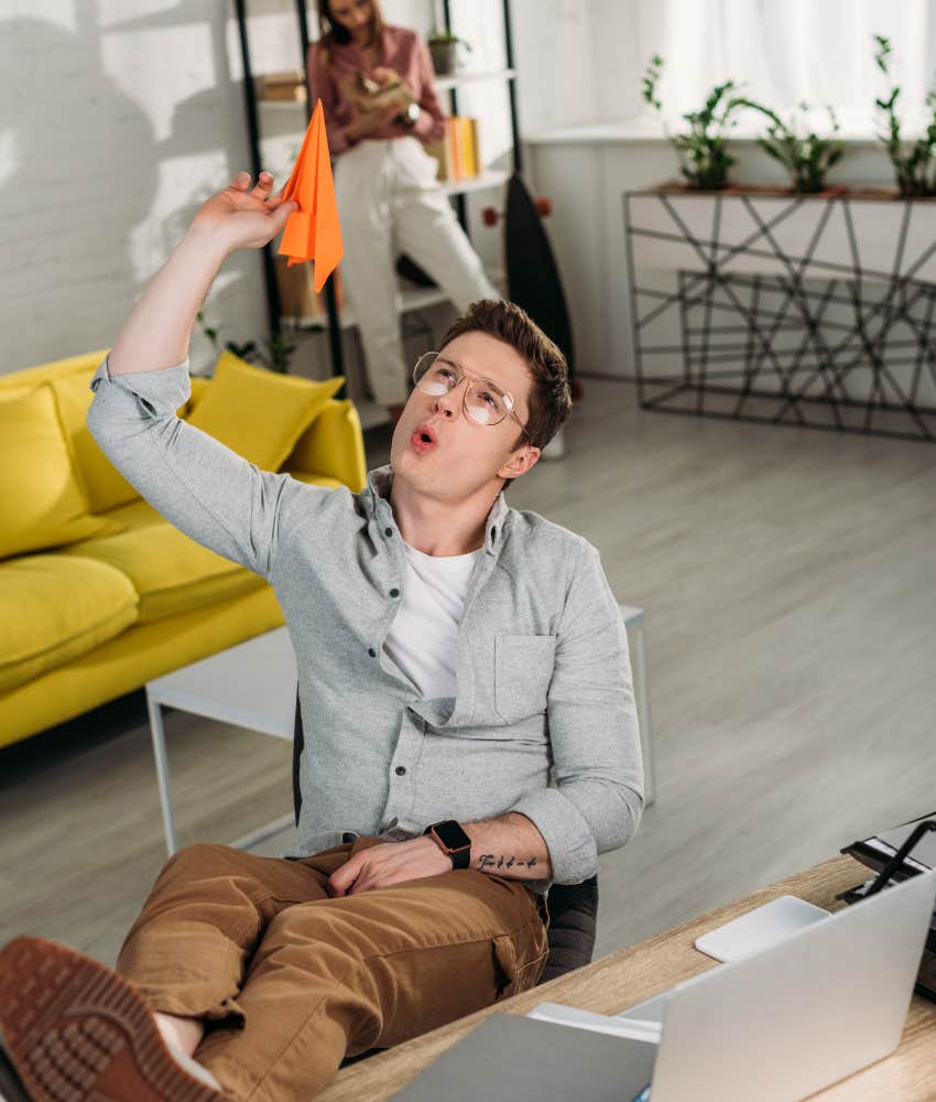 man procrastinating because his brain is wired that way