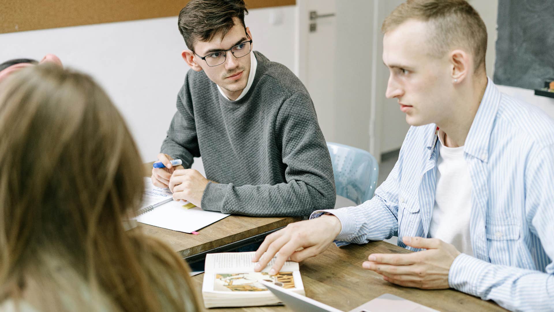 truly smart people make sure to hold their tongues because they might not know full story