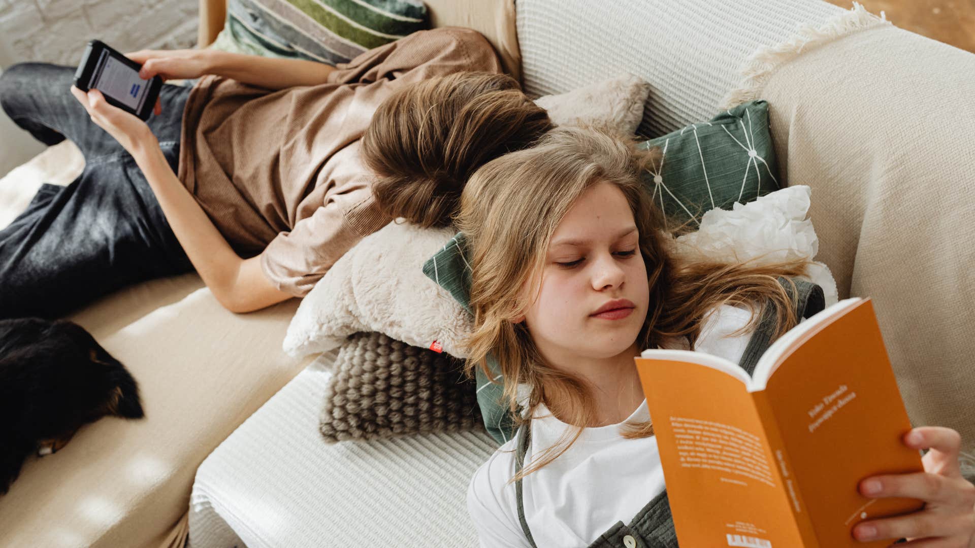 kid babysitting her sibling like in the 1980s