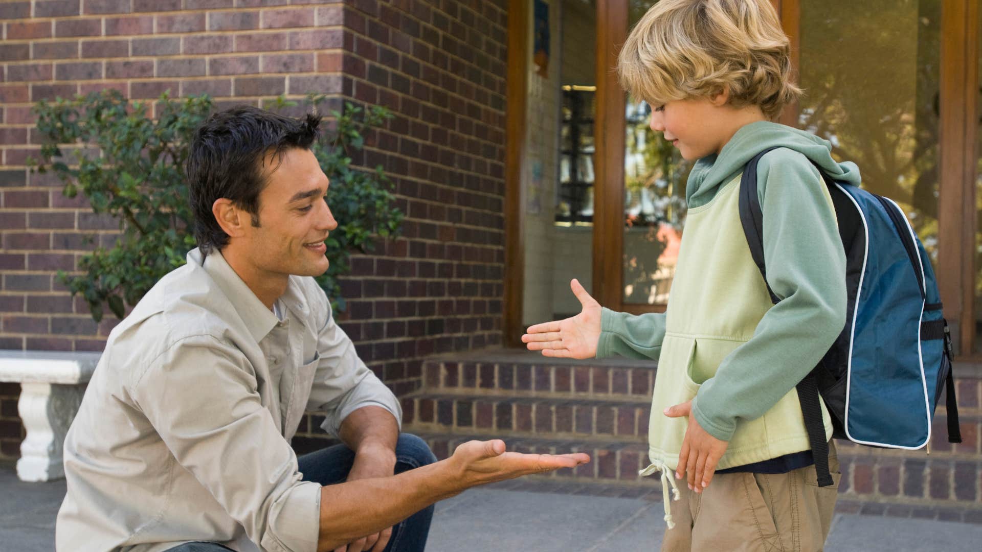 kid talking to a stranger like in the 1980s
