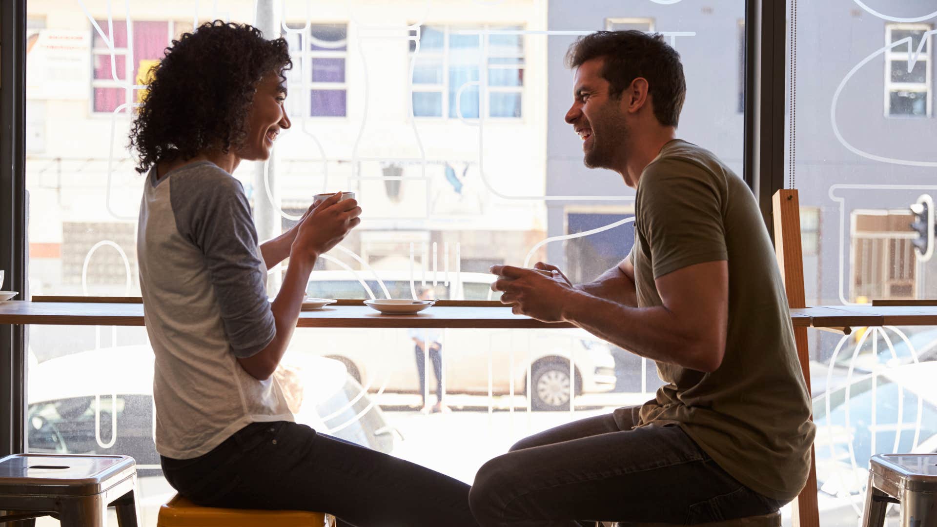 couple meeting without talking on the phone first