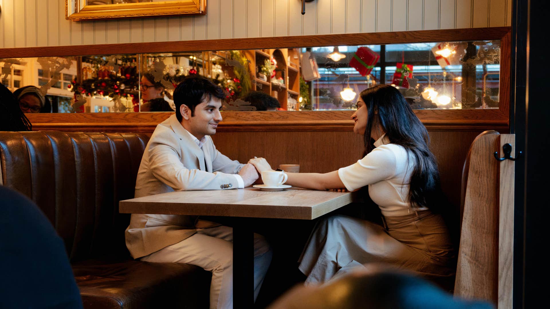 man on a date because he is worried about staying single forever