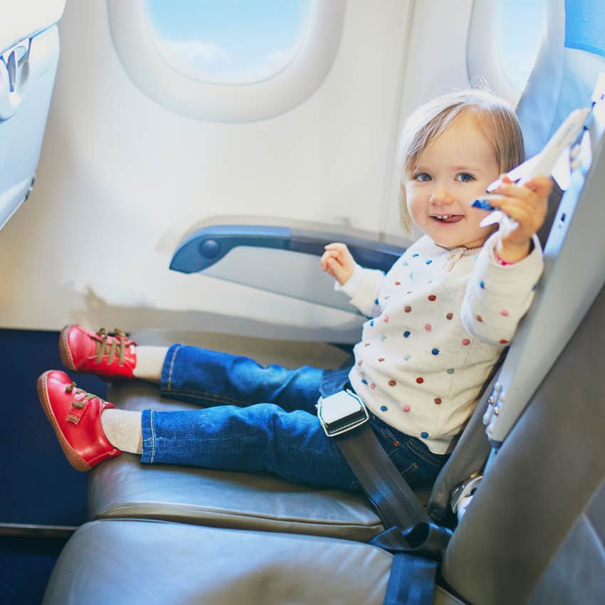 toddler on plane causes different opinions about noise levels
