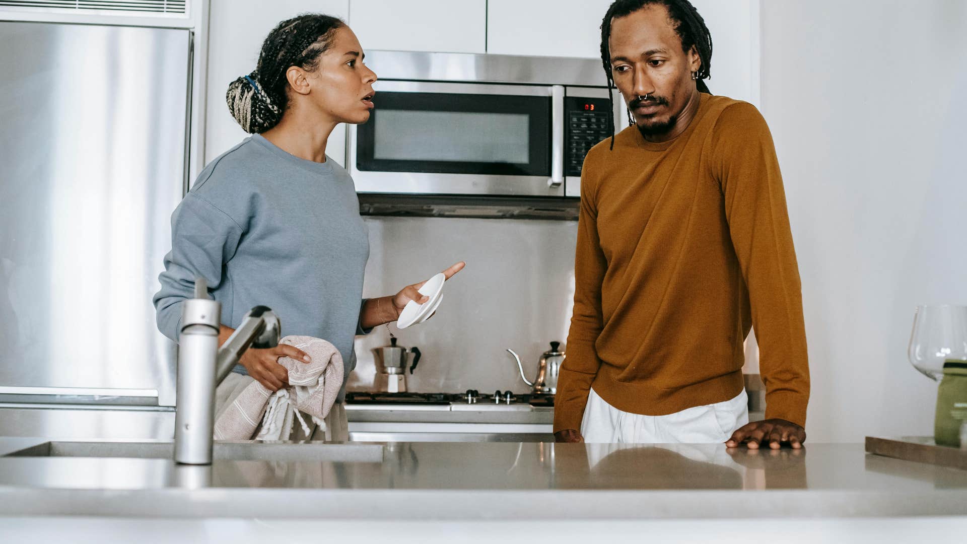 women who married emotionally unstable men say these signs showed up early and often they have poor coping skills