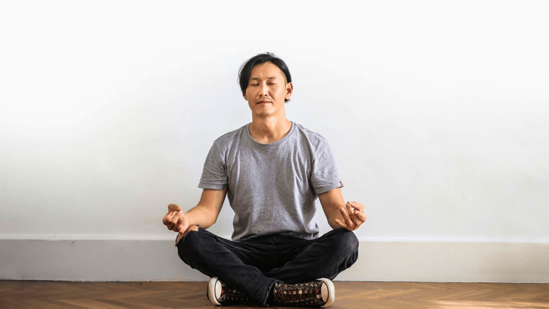 avoiding screens helps with constantly feeling anxious