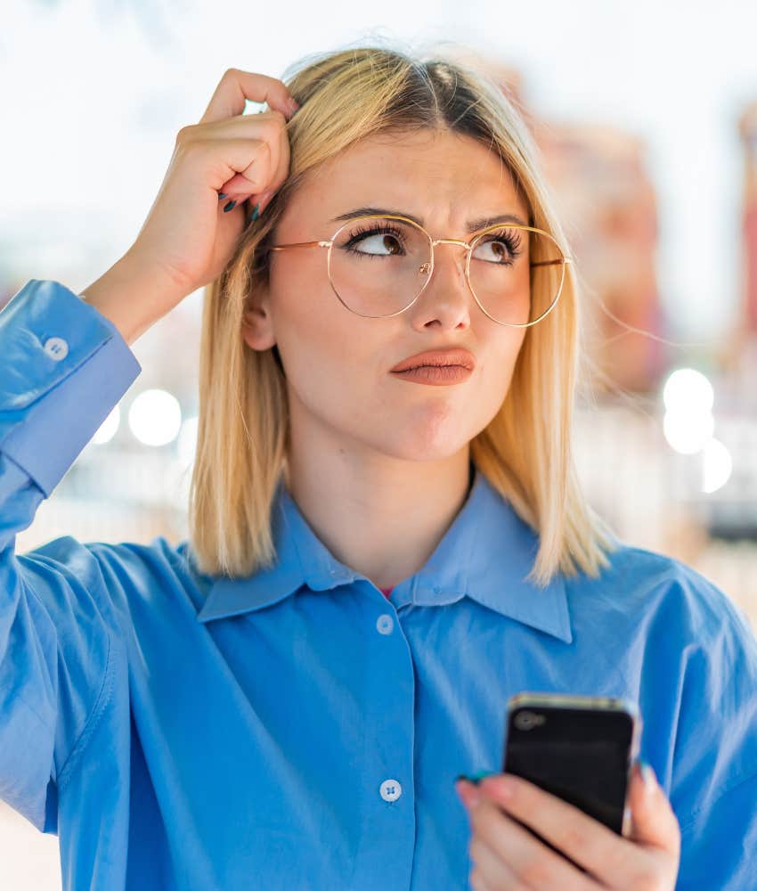 Uncertain person doesn't answer friend's phone call 