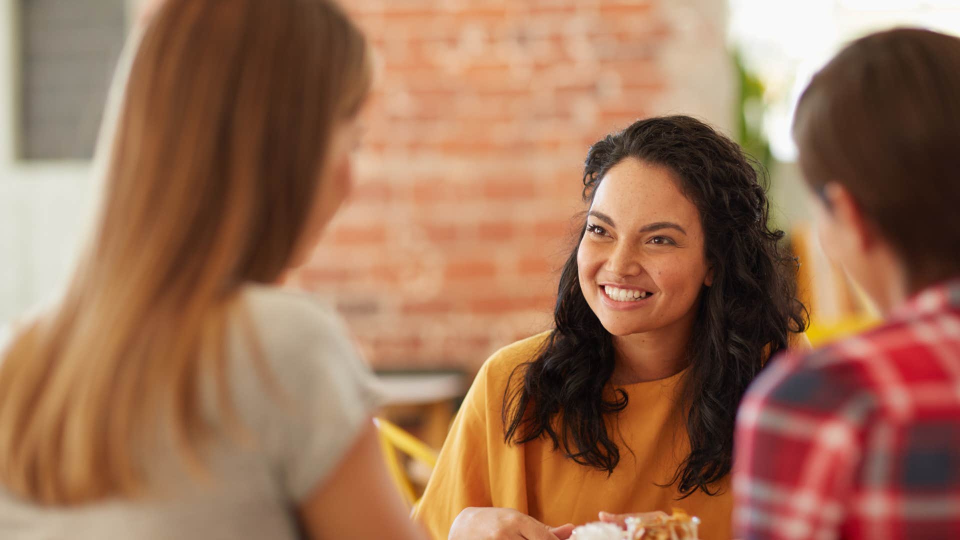 behaviors people think make them look confident but actually signal theyre avoiding something they appear passive