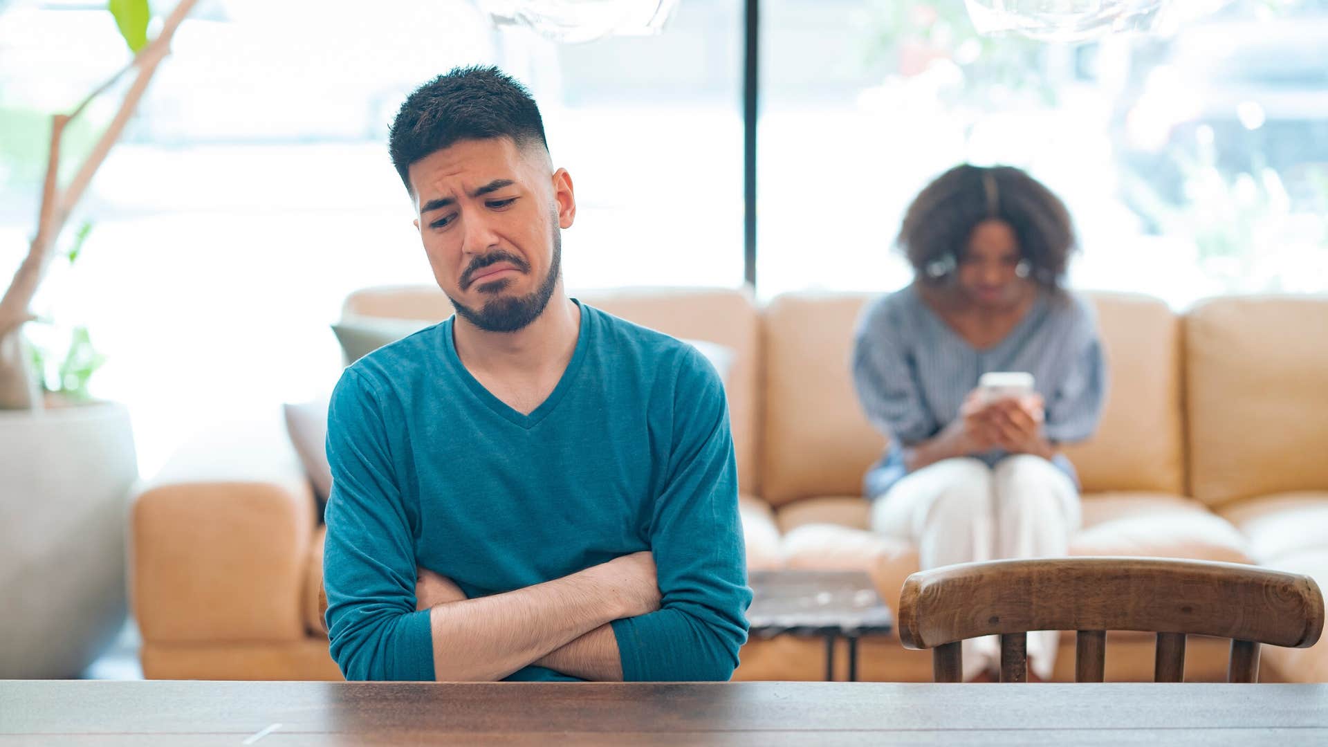 behaviors that reveal someone is afraid of losing their independence in love they pull away when they avoid genuine connection