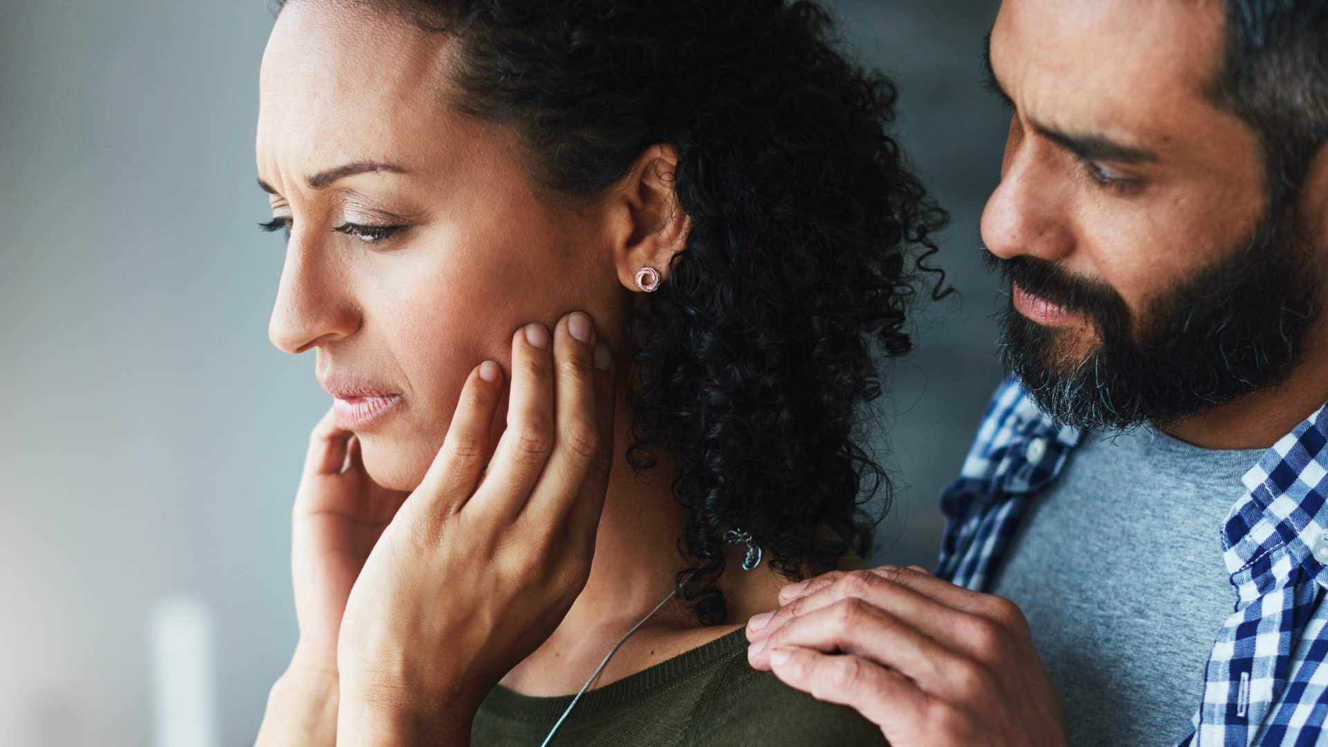 behaviors that reveal someone is afraid of losing their independence in love they pull away when they prefer short term relationships