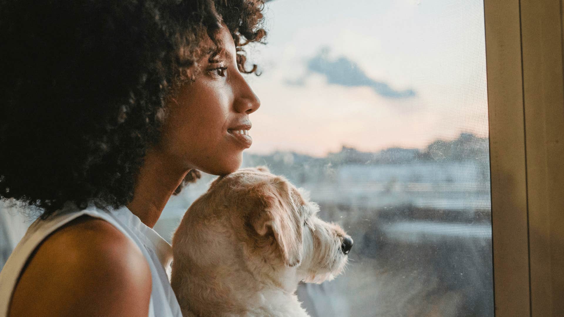 confident woman doesn't overanalyze which attracts respect