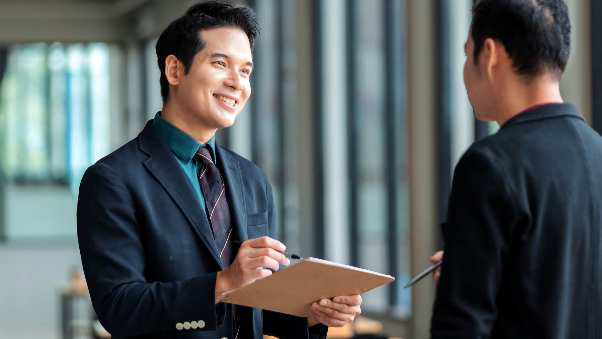 Man who doesn't try to prove their intelligence talking at work.