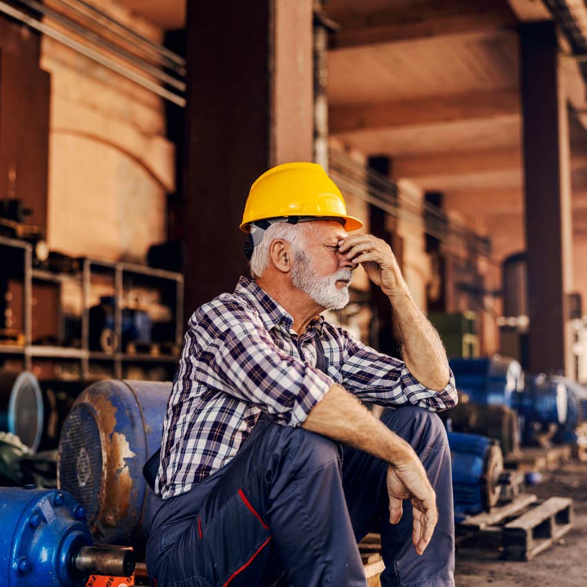 blue-collar worker who judges white-collar workers