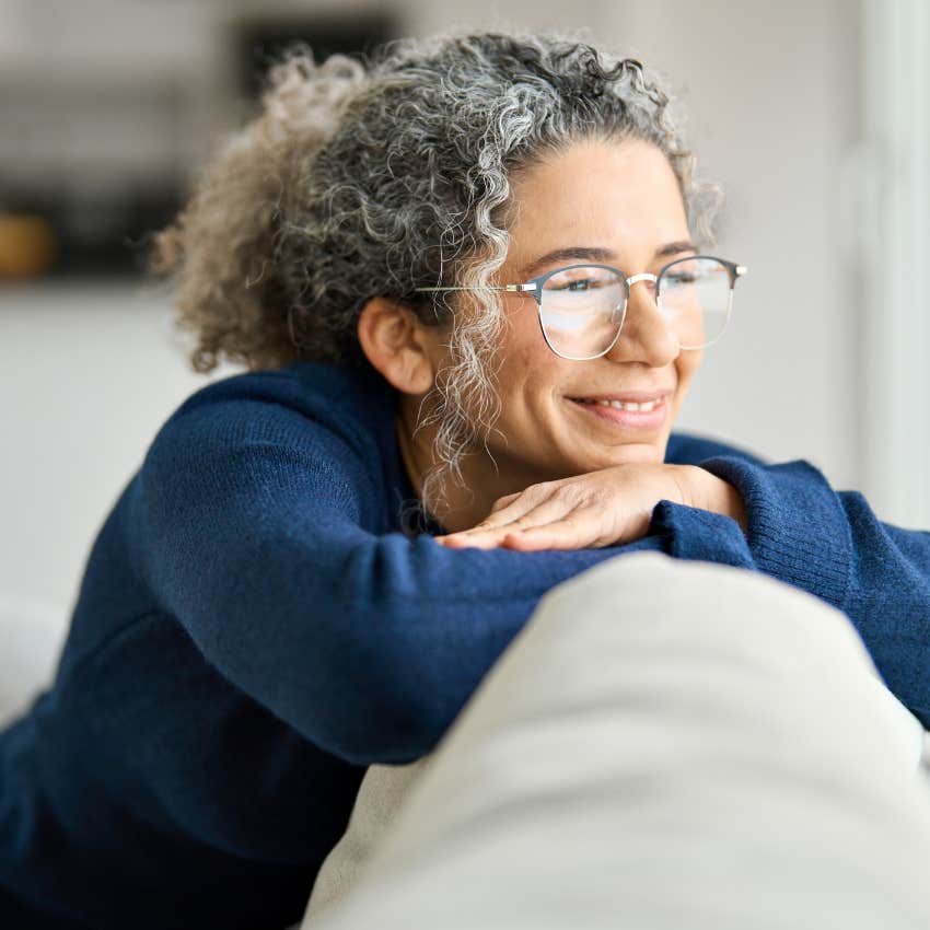 Woman who grew up in the 1980s and is comfortable with change