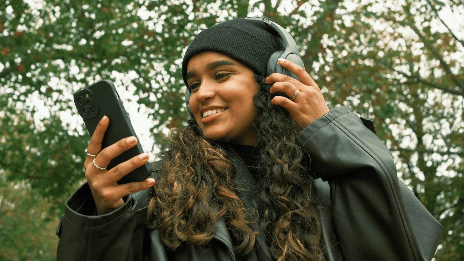 listen to your favorite music before 10 AM to stay healthy long-term