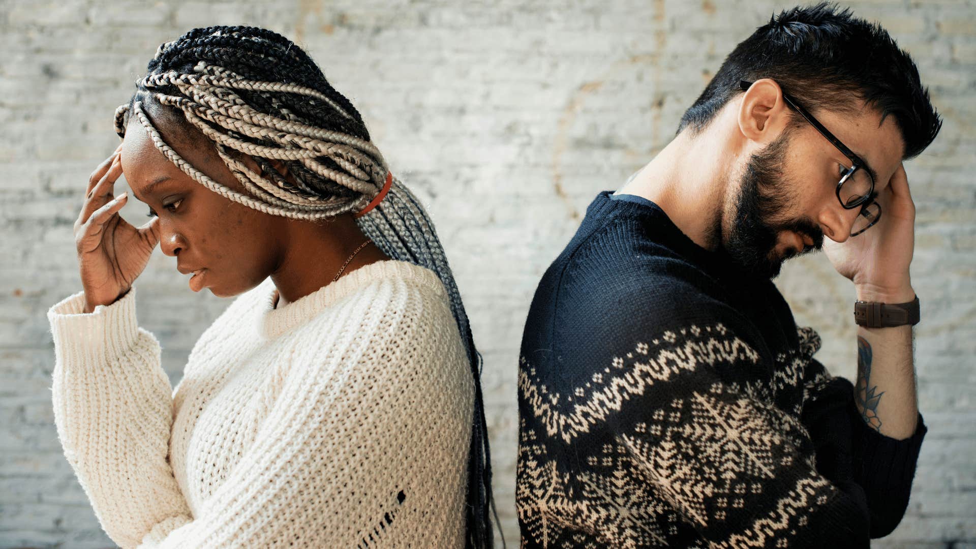 signs man not serious about woman refuses talk about his past