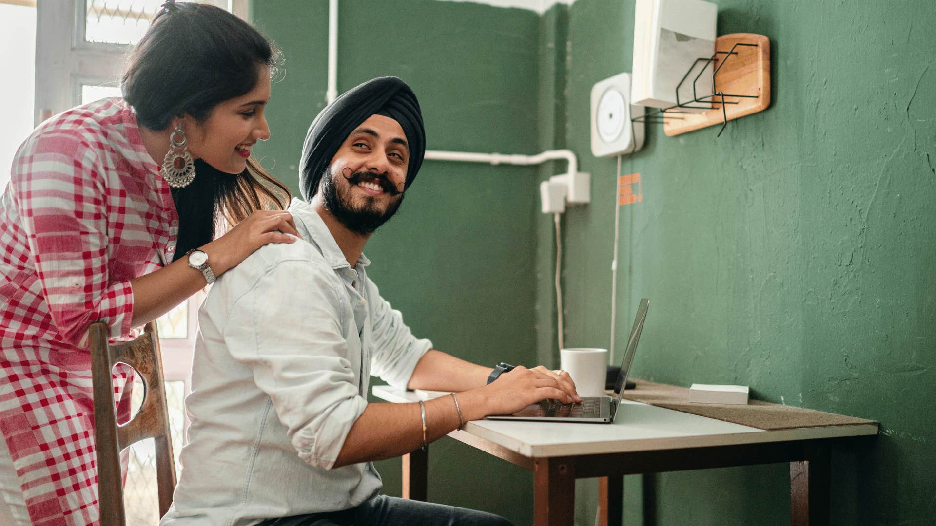 men need praise and approval to feel happy in a relationship