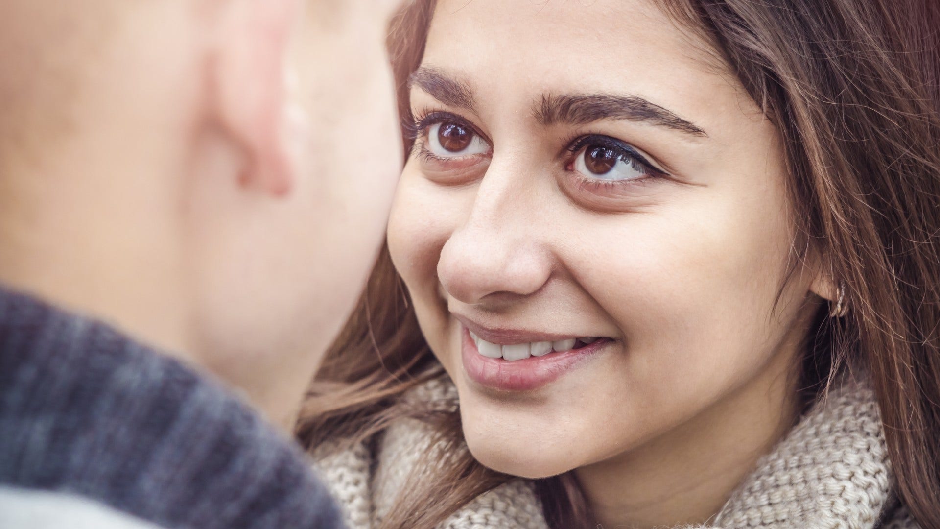 man who gets easily attached to woman who maintains eye contact