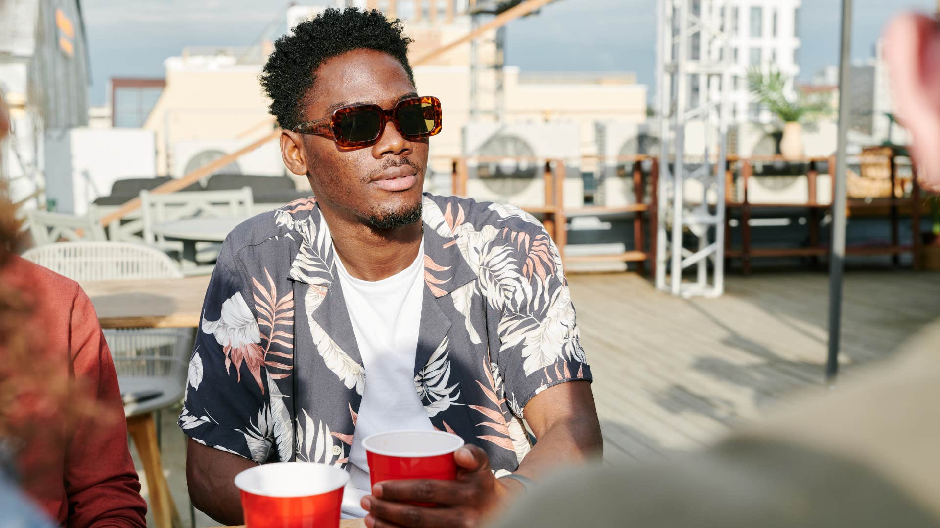 Interested person focuses on conversation without multi-tasking