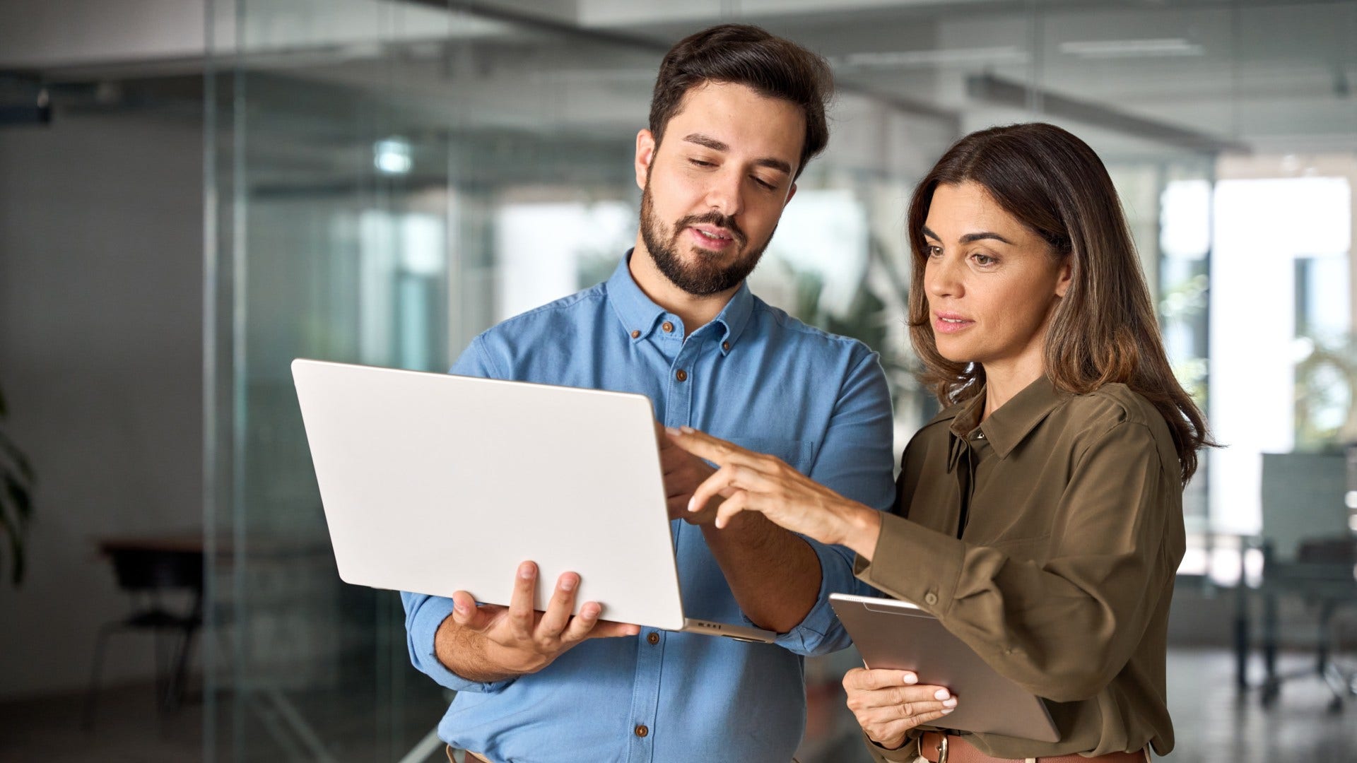 woman who prefers doing things slowly noticing details man missed