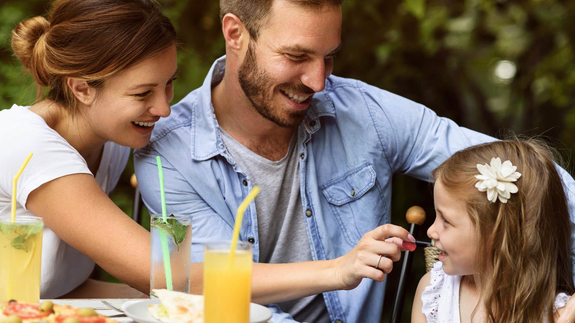 people who always want to split the bill at restaurants usually have these traits theyre low drama