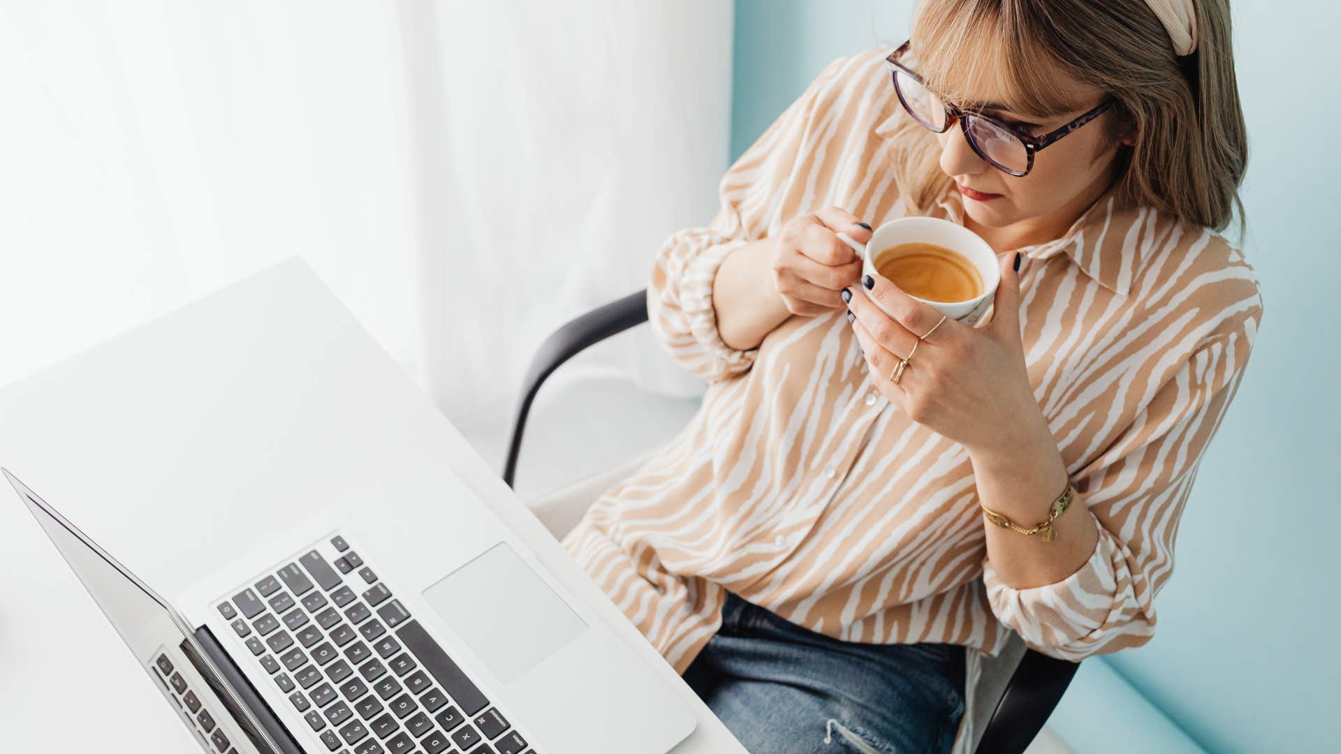 woman who can't talk to anyone until she's had coffee because she can be antisocial