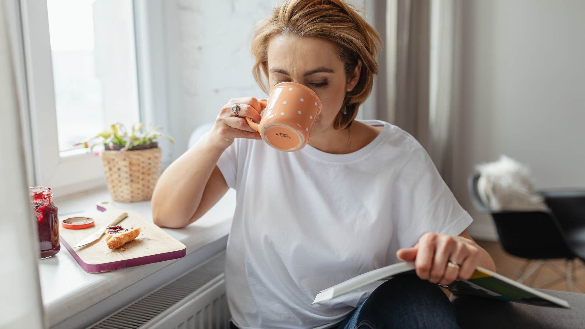 woman who can't talk to anyone until she's had coffee because she has low energy