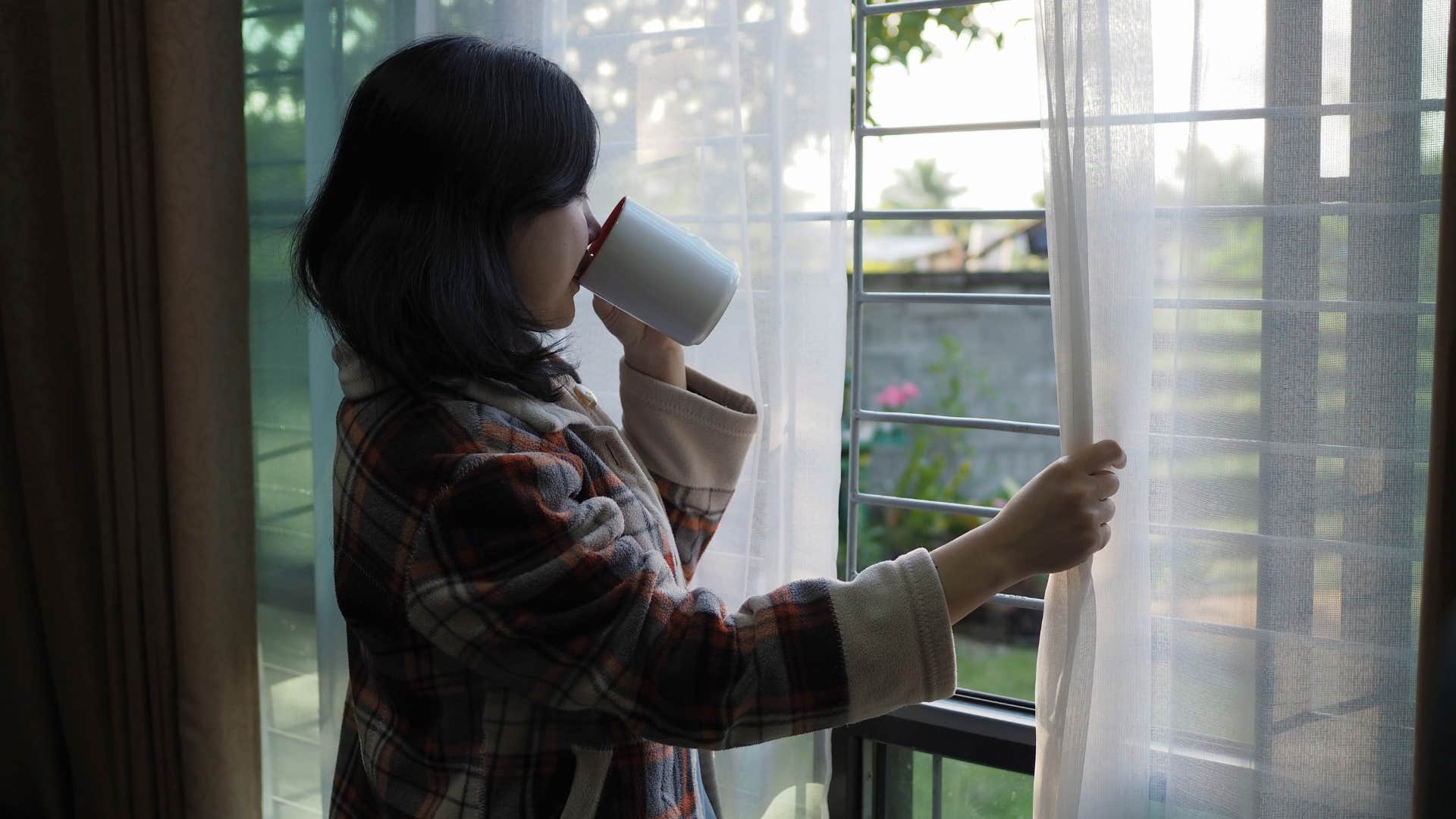 woman who can't talk to anyone until she's had coffee because she needs quiet time