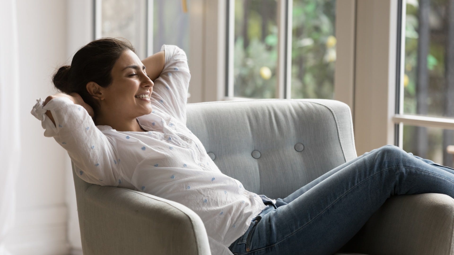 woman who falls in love slowly and prefers being single