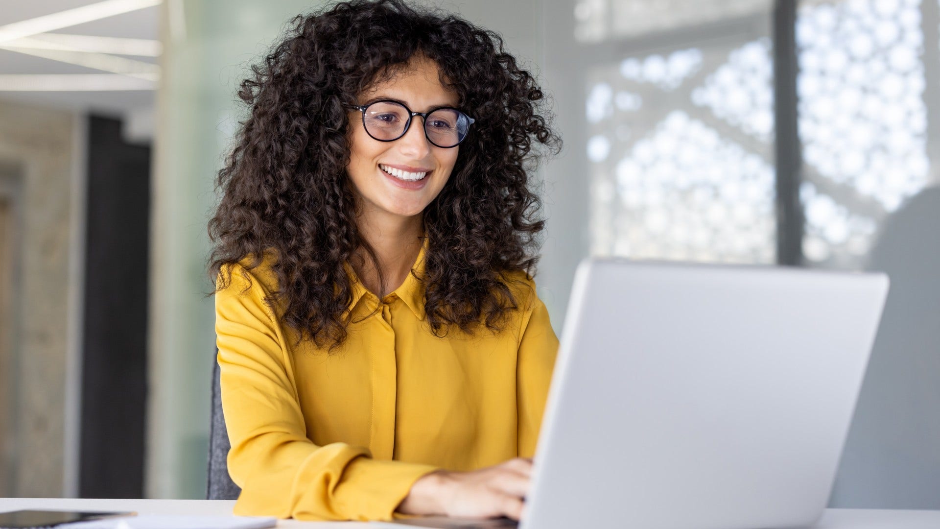 woman who lets phone ring is less driven by external pressure