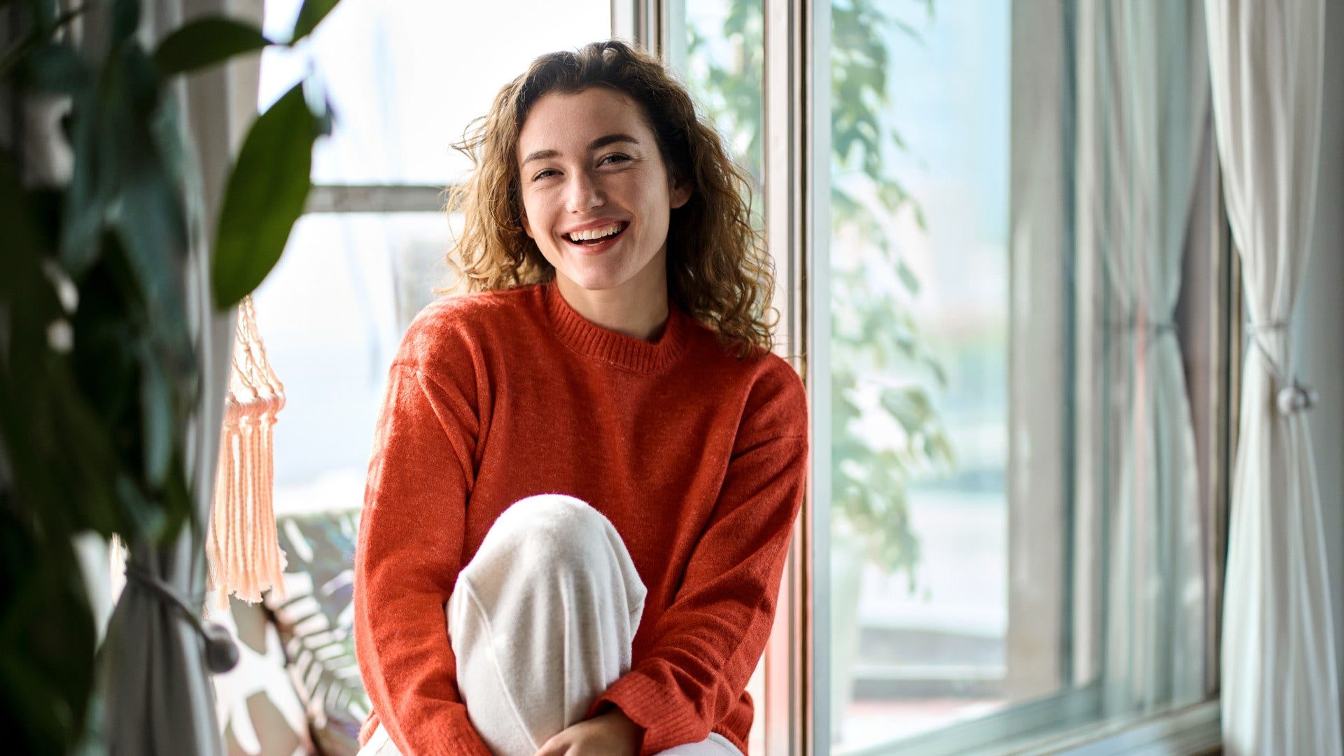 woman who lets her phone ring processes before reacting