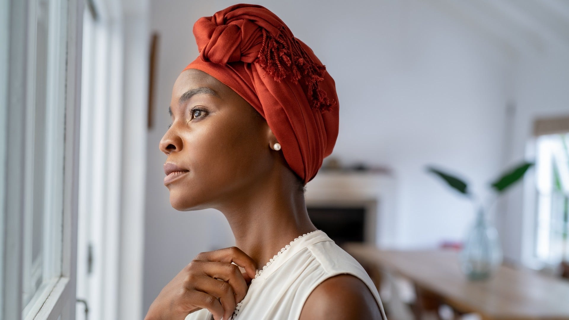 woman who needs space with an avoidant attachment style