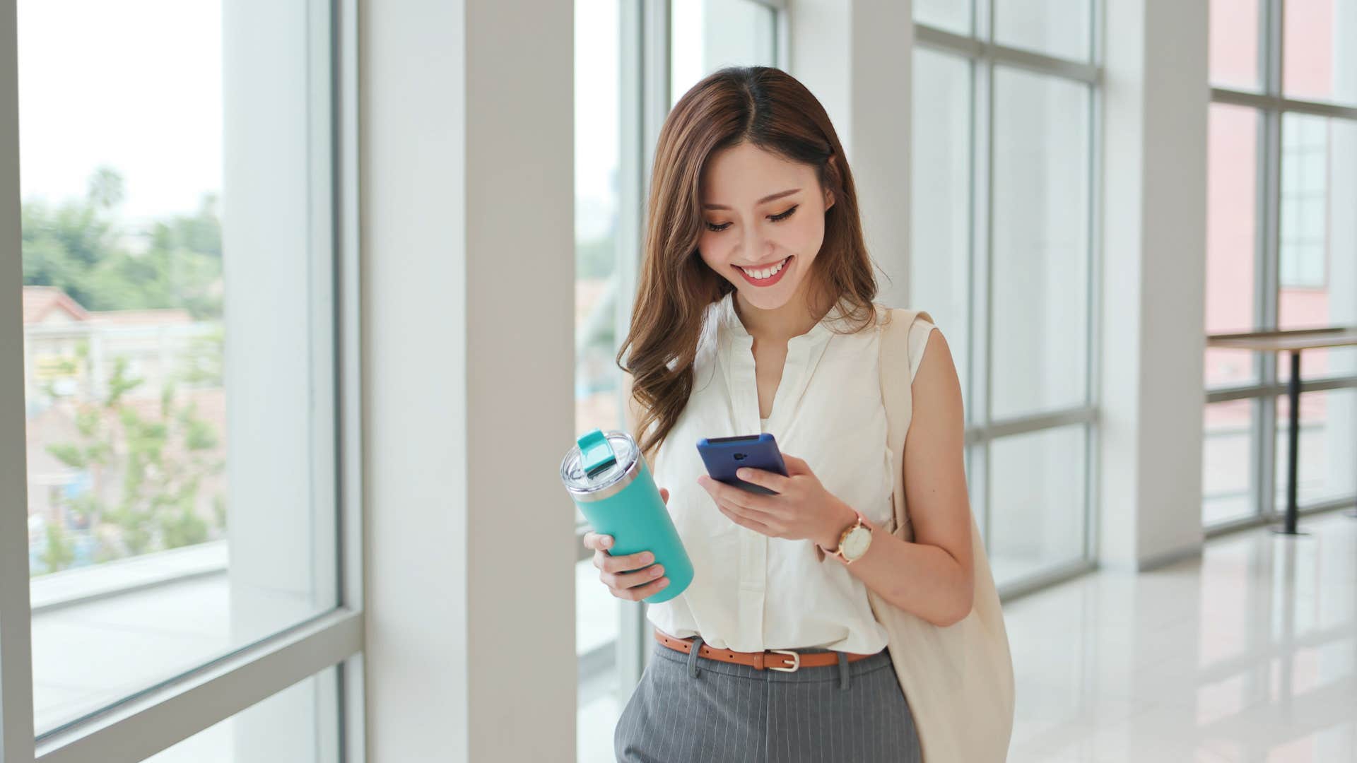 people who never post their personal life online usually share these sneaky habits they separate their public and private identities