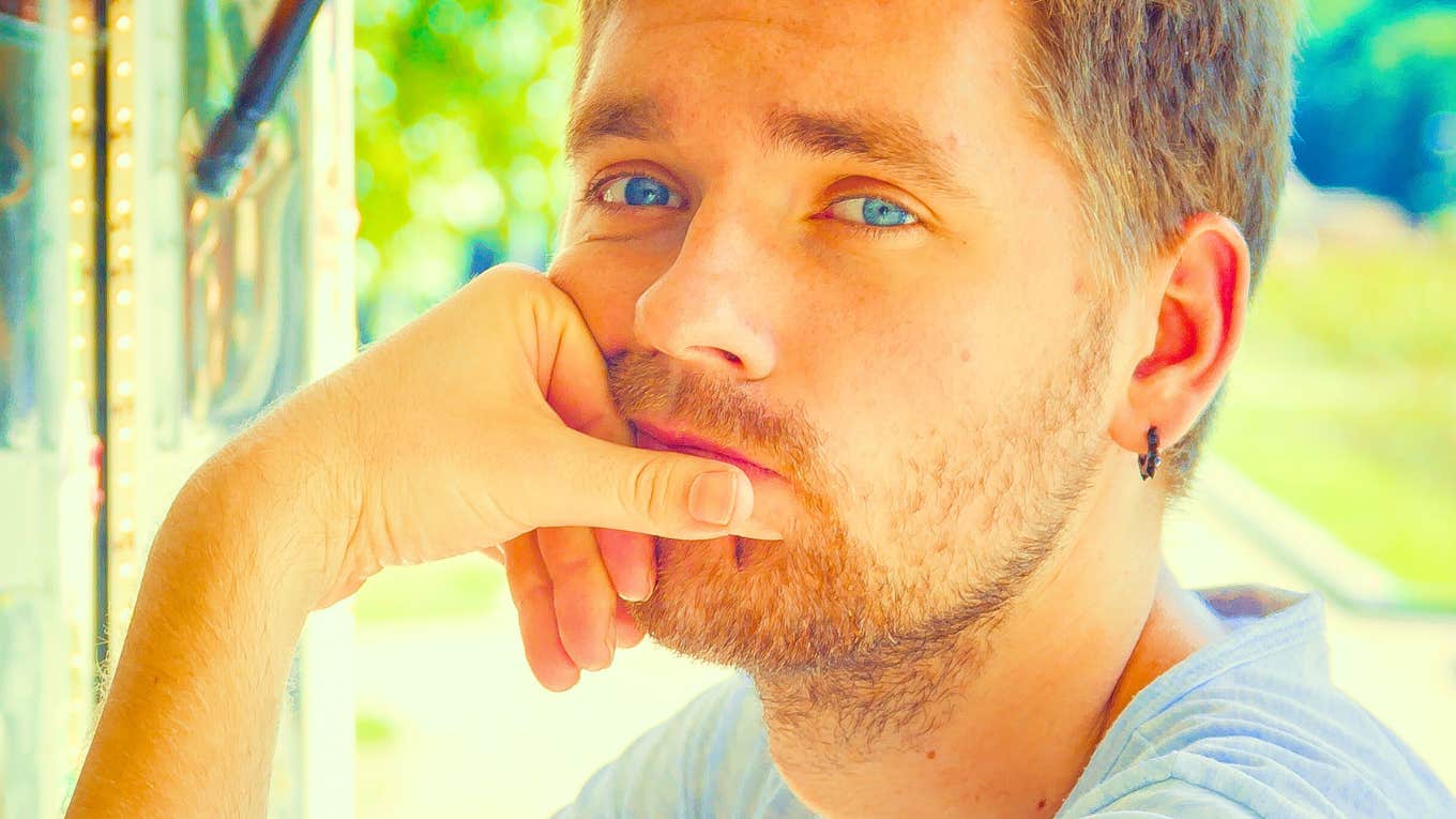 People Who Secretly Judge Everyone They Meet Tend To Use 11 Phrases In Casual Conversation