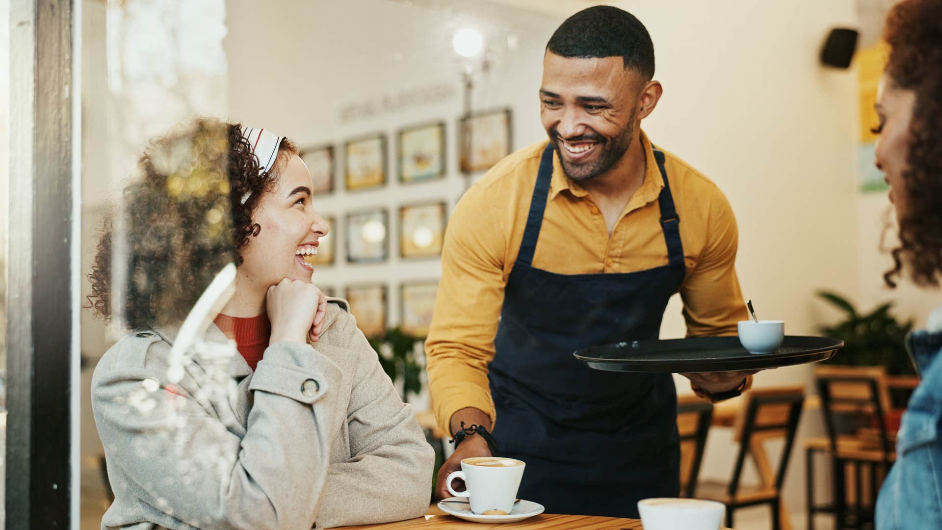 barista doesn't treat other workers like they're invisible